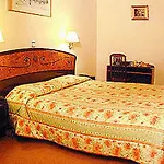 Plug Montmartre By Hiphophostels Hostel
