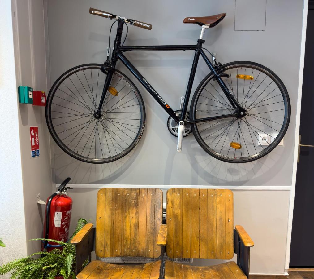 Plug Montmartre By Hiphophostels * Paris