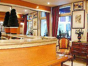 Plug Montmartre By Hiphophostels Paris